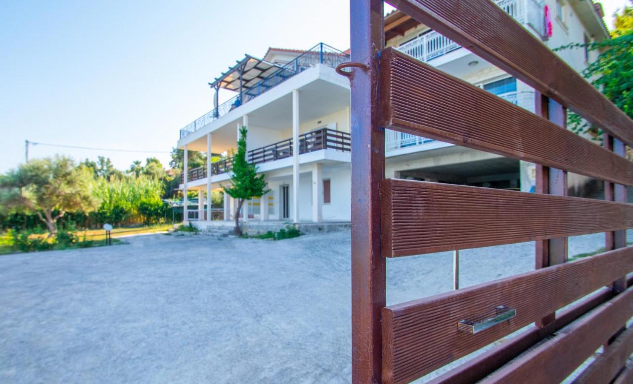 Paradiso Del Mare On The Beach By "Elite" พลานอส ภายนอก รูปภาพ